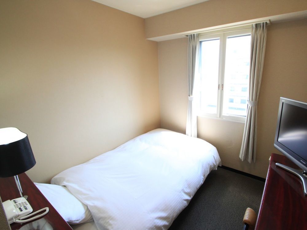 Apa Hotel Tsubamesanjo Ekimae Exteriör bild