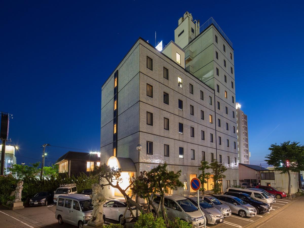 Apa Hotel Tsubamesanjo Ekimae Exteriör bild